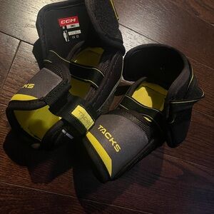 CCM Tacks Elbow Pads